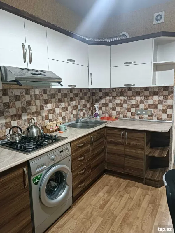 Kirayə verilir 3 otaqlı yeni tikili 75 m²