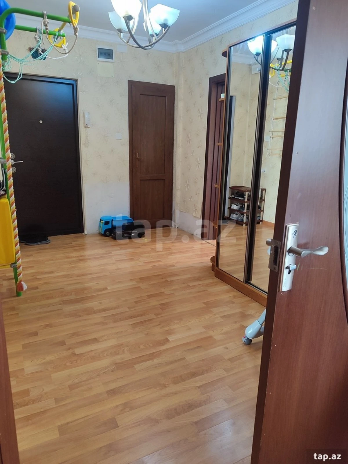 Satılır 3 otaqlı yeni tikili 105 m²