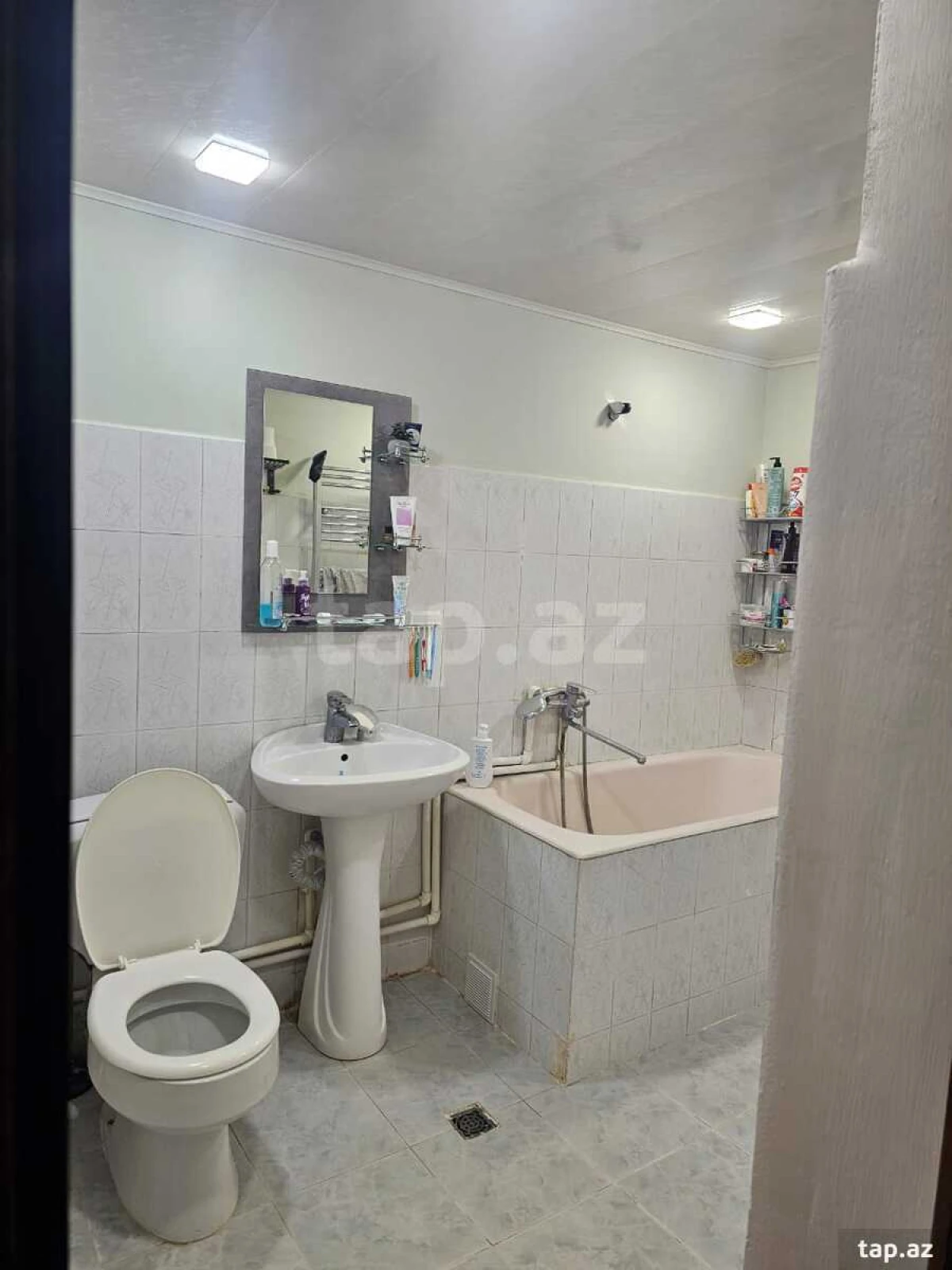 Satılır 3 otaqlı yeni tikili 105 m²