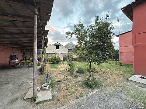 Satılır 7 otaqlı həyət evi — Qəbələ 7 otaq