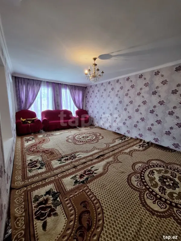 Satılır 7 otaqlı həyət evi