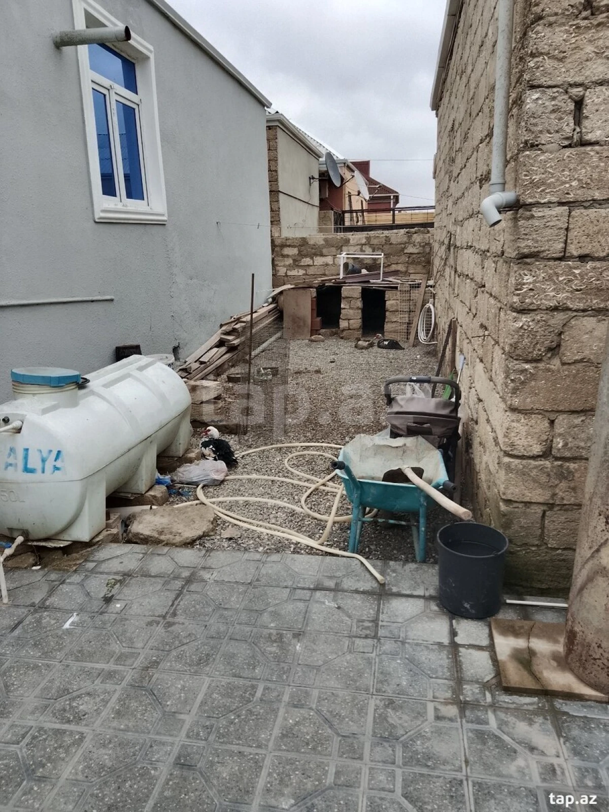 Satılır 4 otaqlı həyət evi