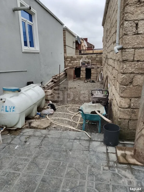 Satılır 4 otaqlı həyət evi