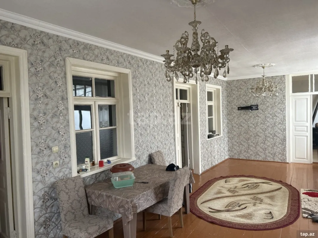 Satılır 5 otaqlı həyət evi