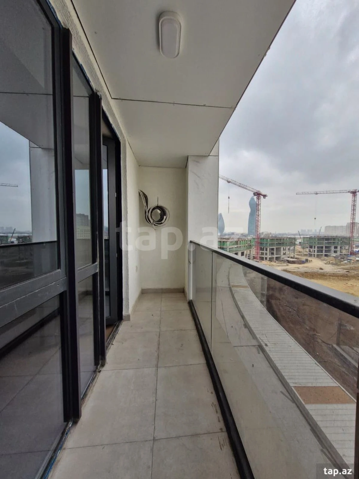 Satılır 2 otaqlı yeni tikili 59 m²