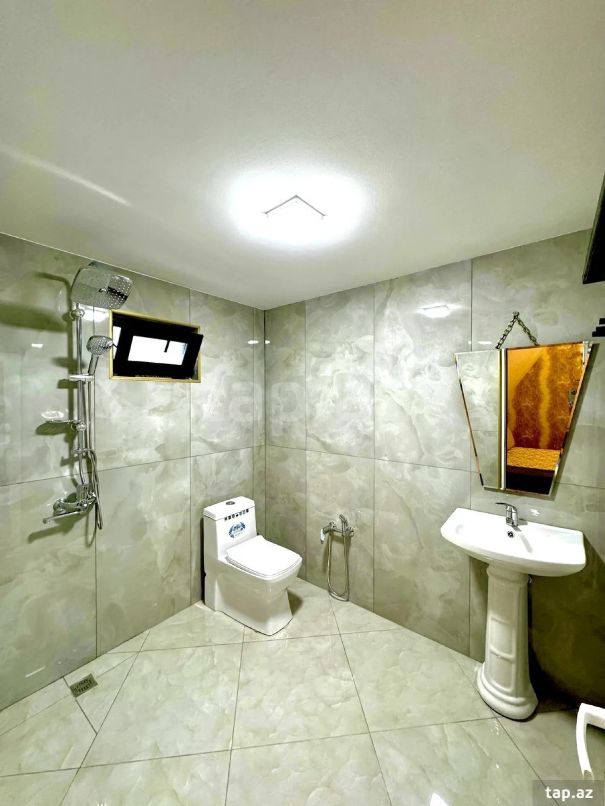 Satılır 4 otaqlı həyət evi