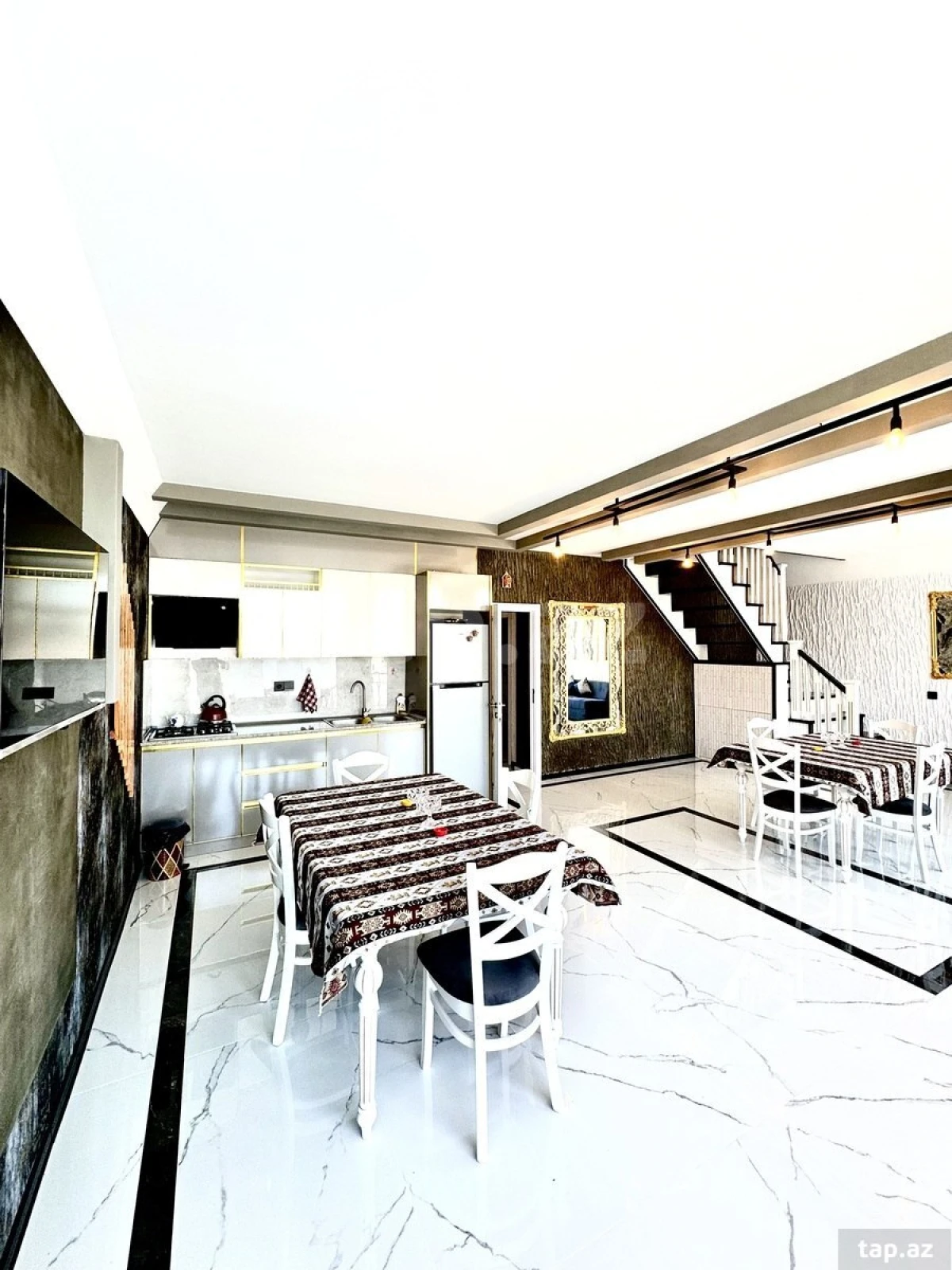 Satılır 4 otaqlı həyət evi