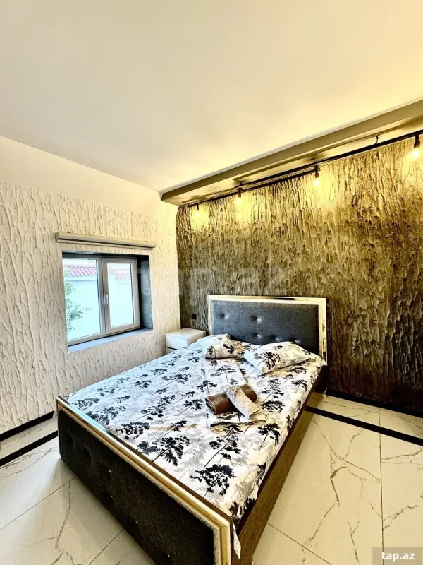 Satılır 4 otaqlı həyət evi