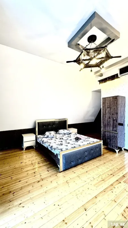 Satılır 4 otaqlı həyət evi