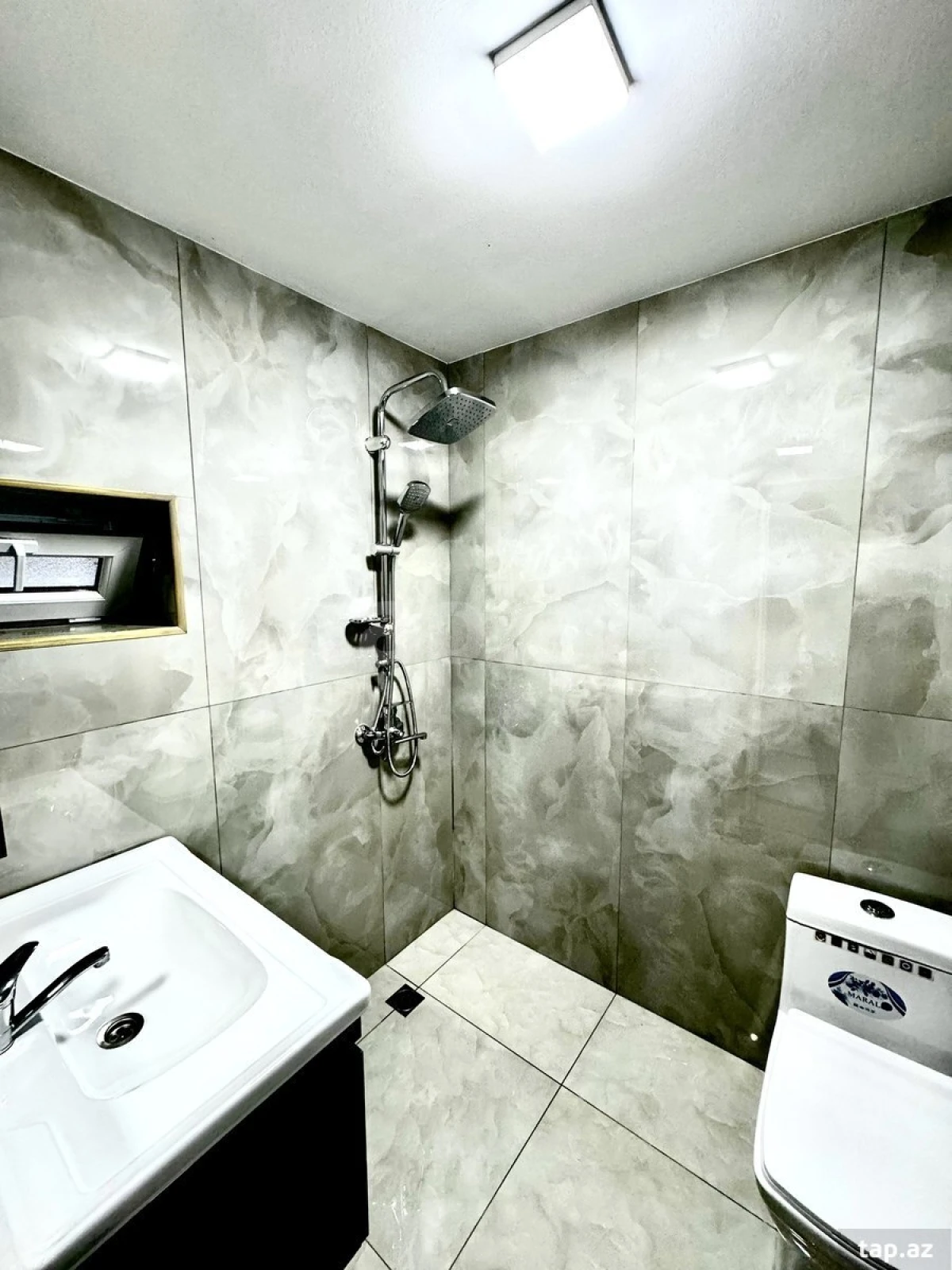 Satılır 4 otaqlı həyət evi