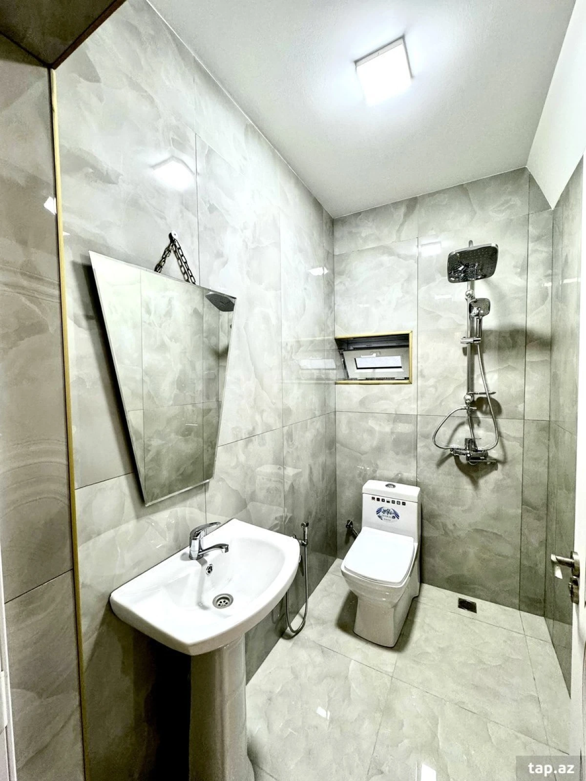 Satılır 4 otaqlı həyət evi