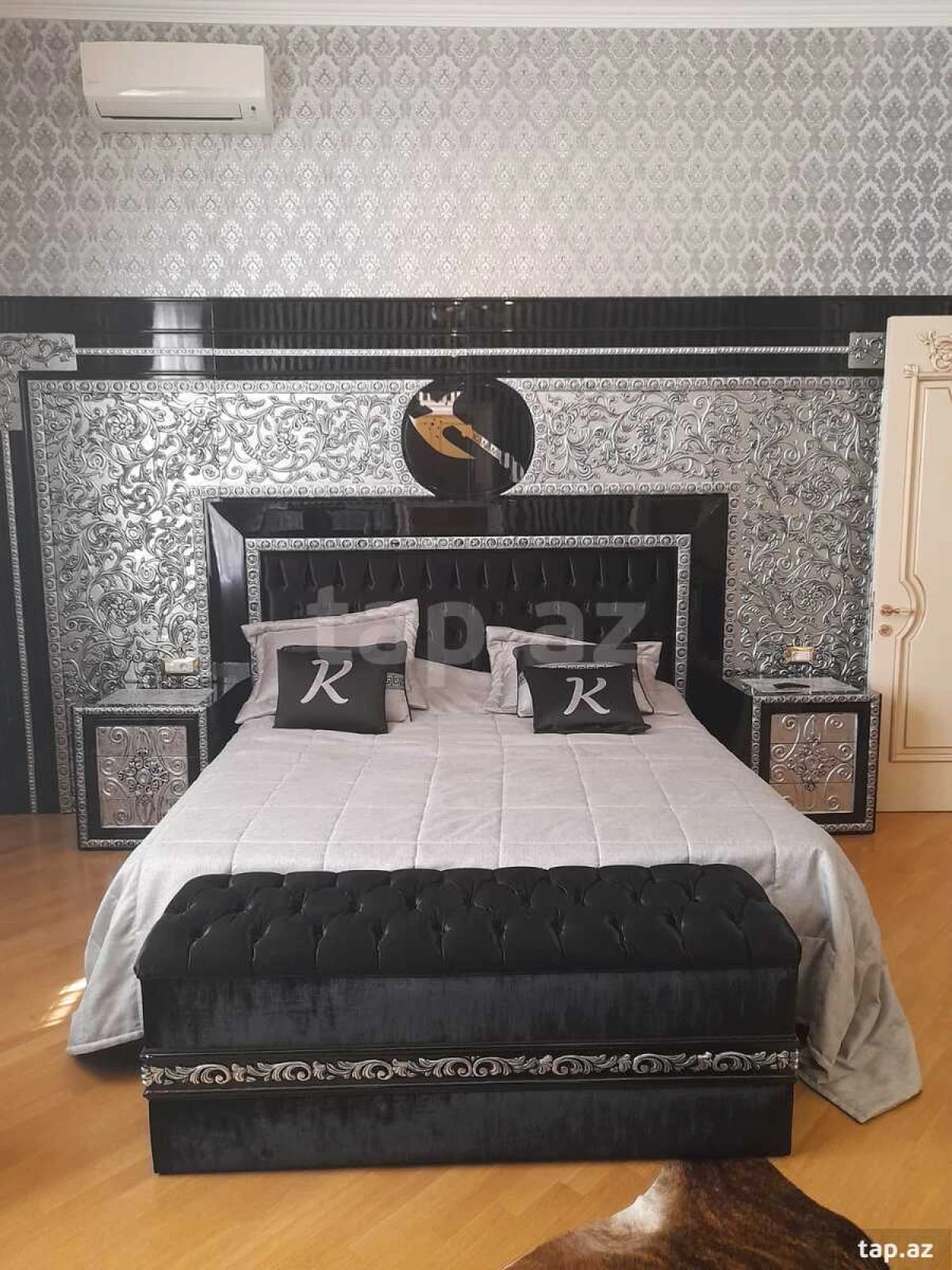 Satılır 8 otaqlı həyət evi 900 m²