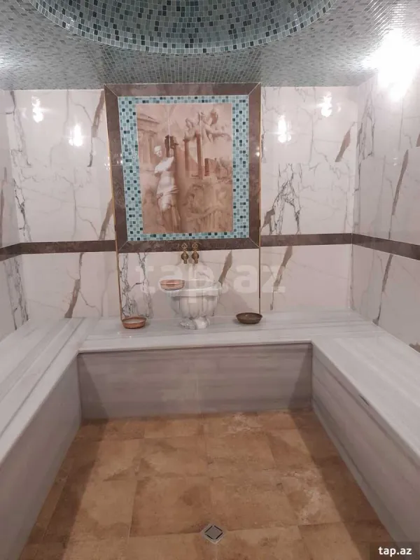 Satılır 8 otaqlı həyət evi 900 m²