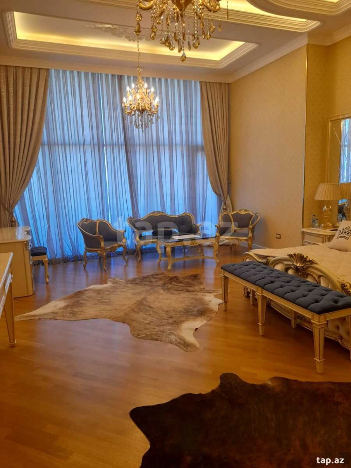 Satılır 8 otaqlı həyət evi 900 m²