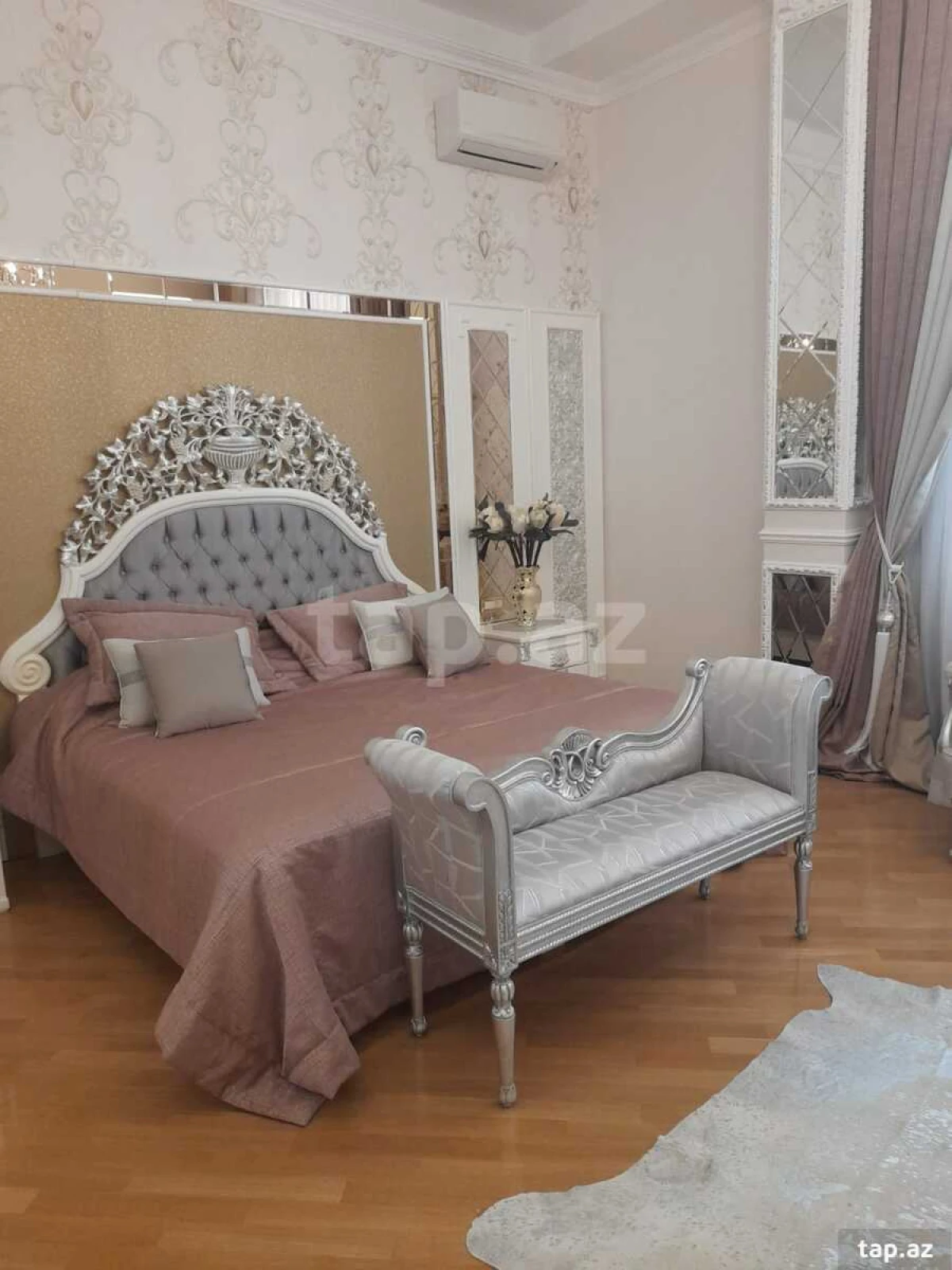 Satılır 8 otaqlı həyət evi 900 m²