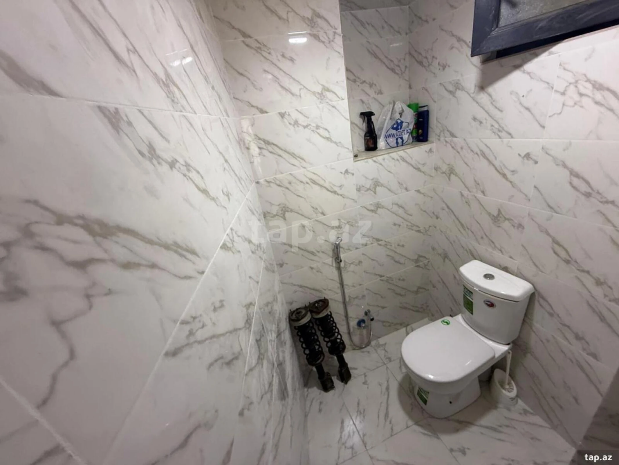 Satılır 5 otaqlı həyət evi