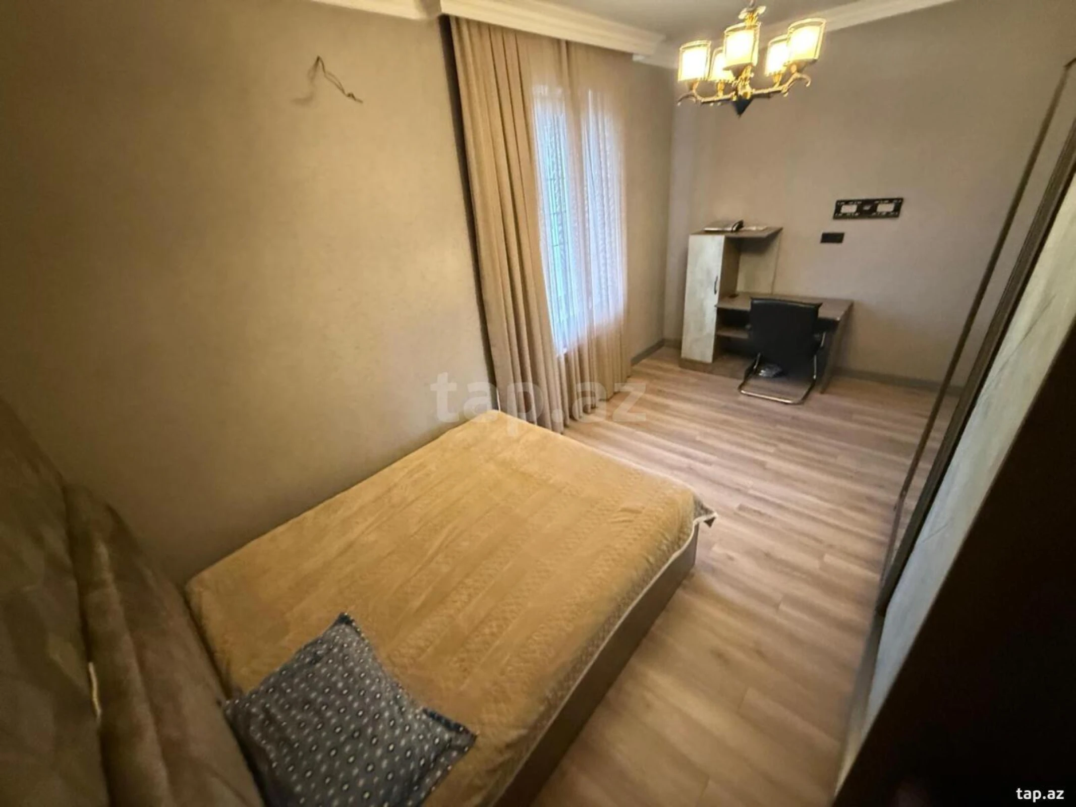 Satılır 5 otaqlı həyət evi