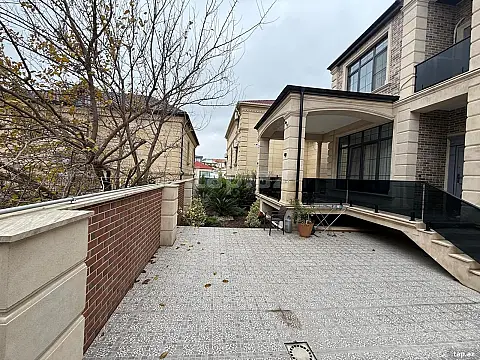 Satılır 5 otaqlı həyət evi