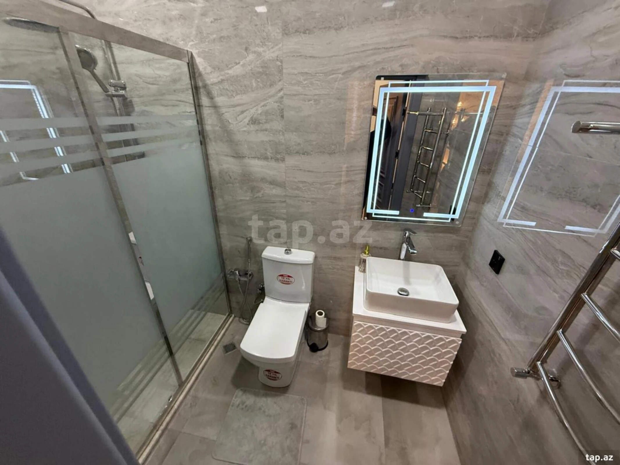 Satılır 5 otaqlı həyət evi