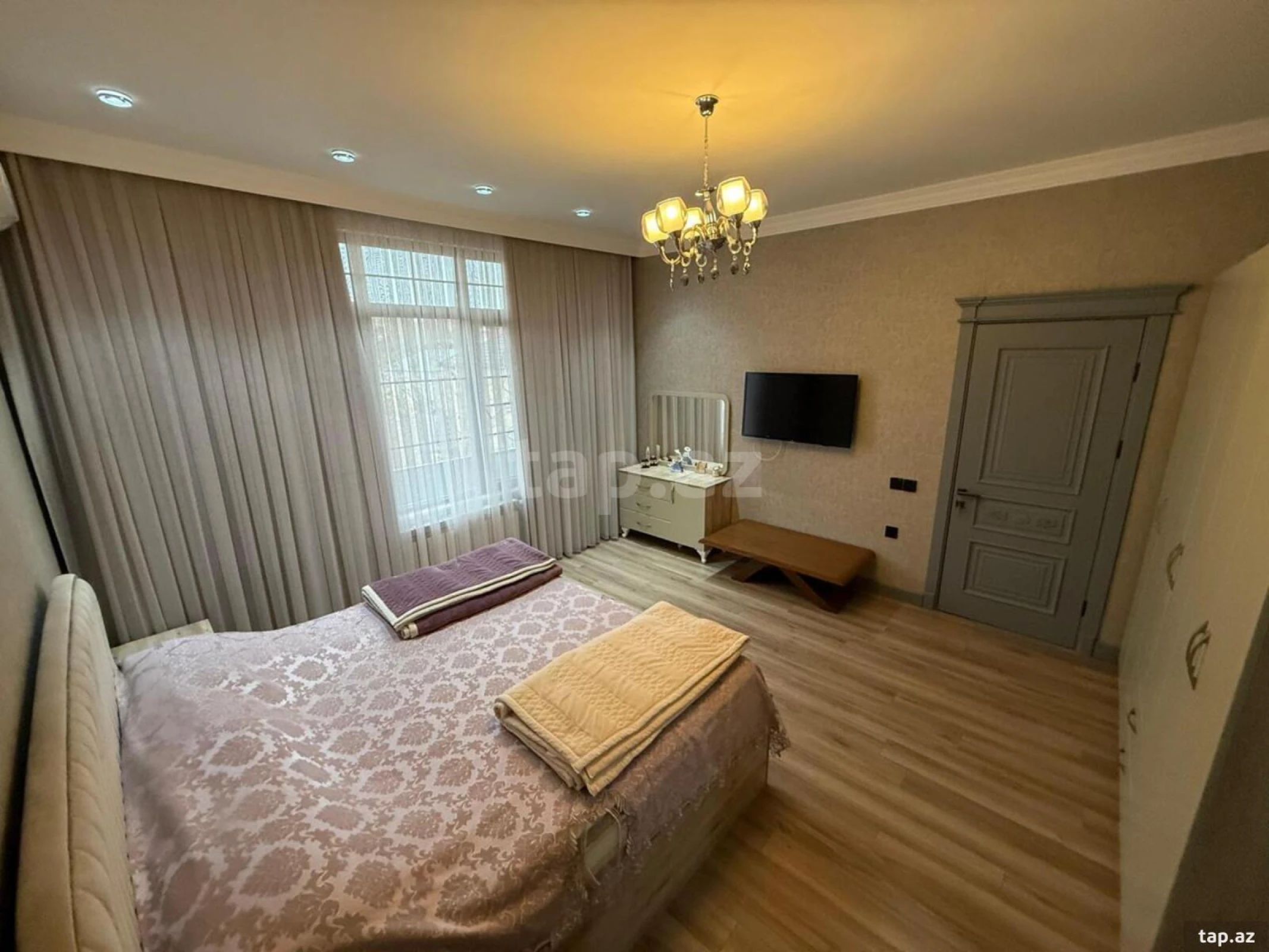 Satılır 5 otaqlı həyət evi