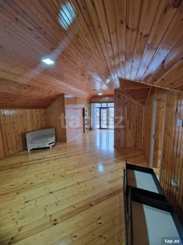 Satılır 6 otaqlı həyət evi