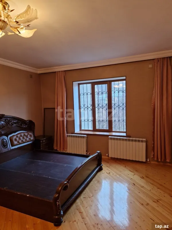Satılır 6 otaqlı həyət evi