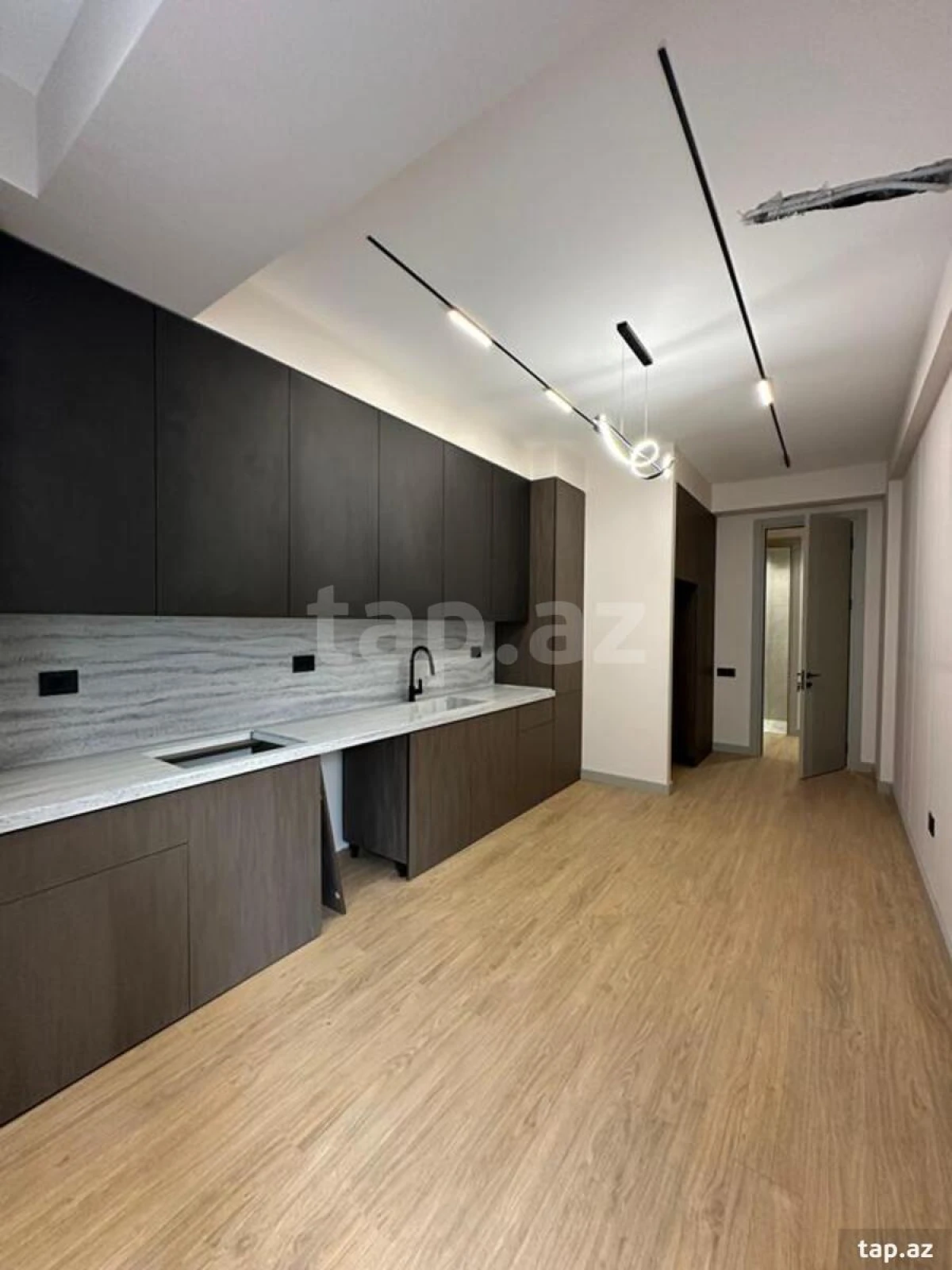 Satılır 3 otaqlı yeni tikili 140 m²