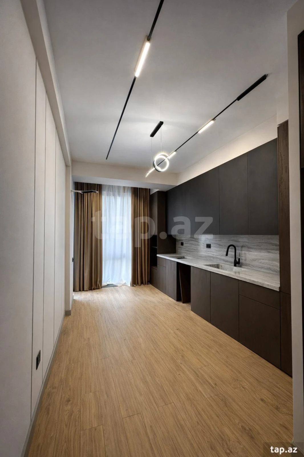 Satılır 3 otaqlı yeni tikili 140 m²