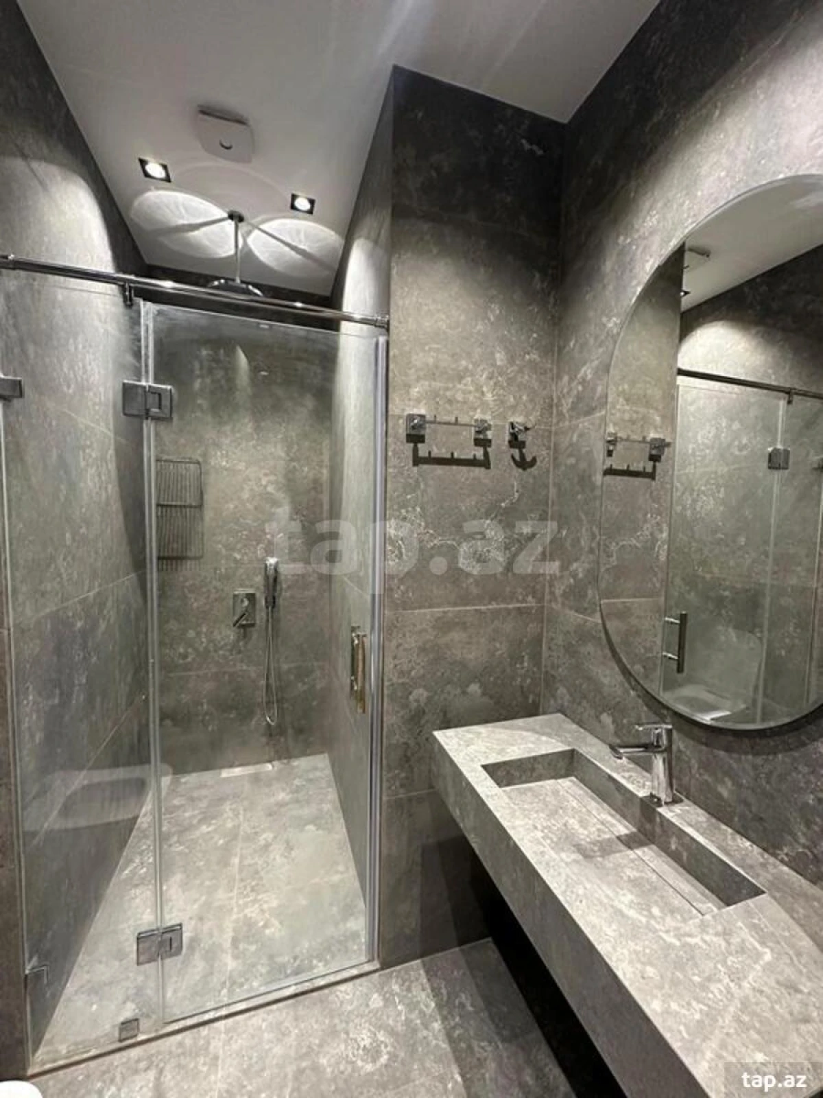 Satılır 3 otaqlı yeni tikili 140 m²