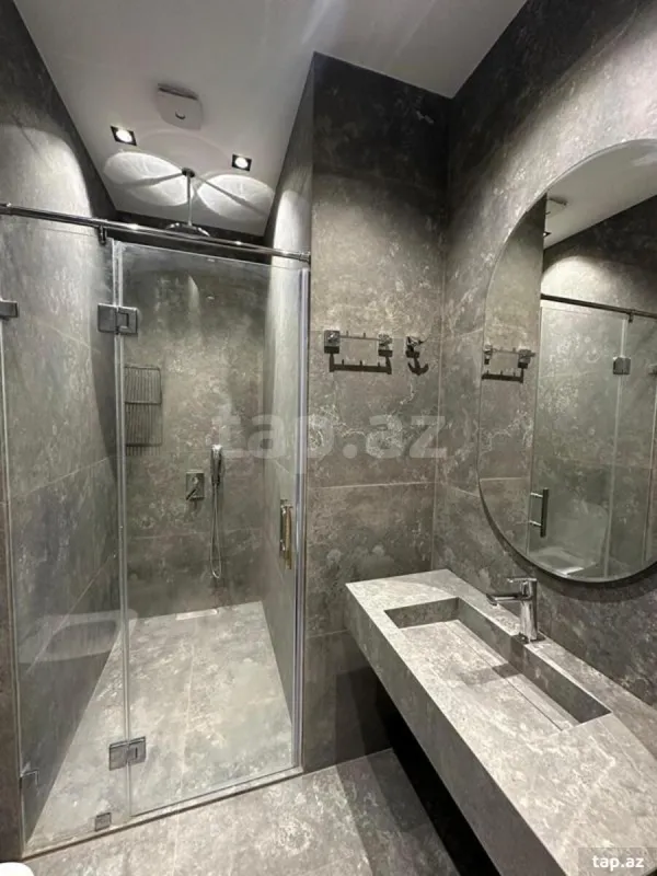 Satılır 3 otaqlı yeni tikili 140 m²