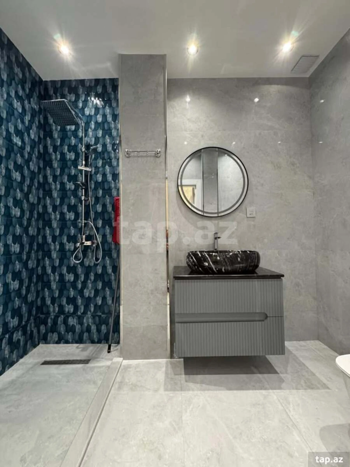 Kirayə verilir 2 otaqlı yeni tikili 79 m²