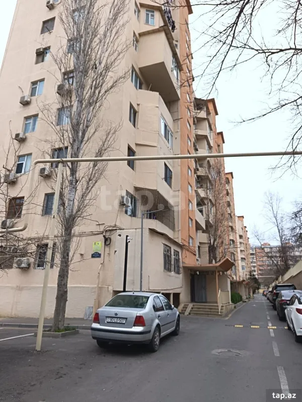 Satılır 4 otaqlı mənzil 100 m²