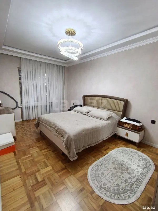 Satılır 4 otaqlı mənzil 100 m²