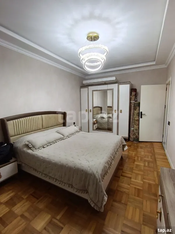 Satılır 4 otaqlı mənzil 100 m²