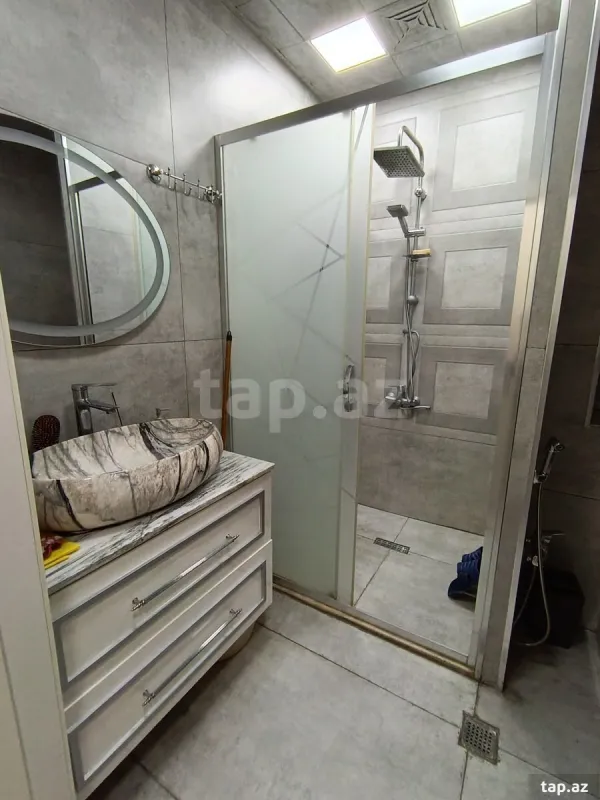 Satılır 4 otaqlı mənzil 100 m²