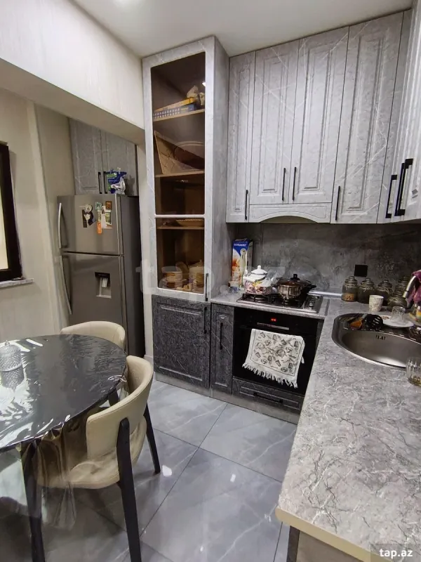 Satılır 4 otaqlı mənzil 100 m²