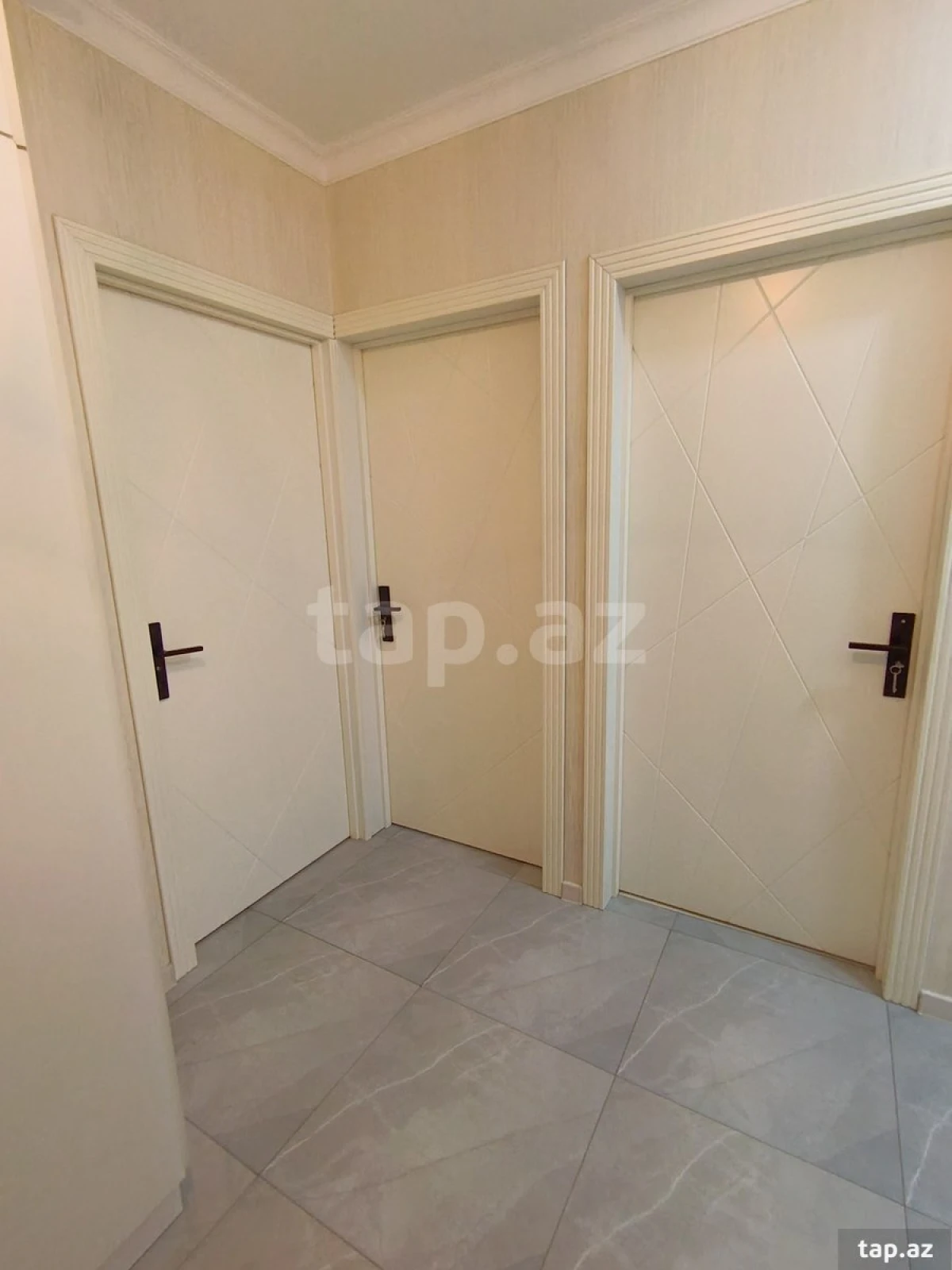 Satılır 4 otaqlı mənzil 100 m²