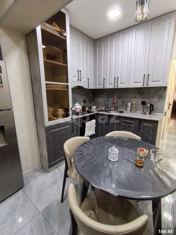 Satılır 4 otaqlı mənzil 100 m²