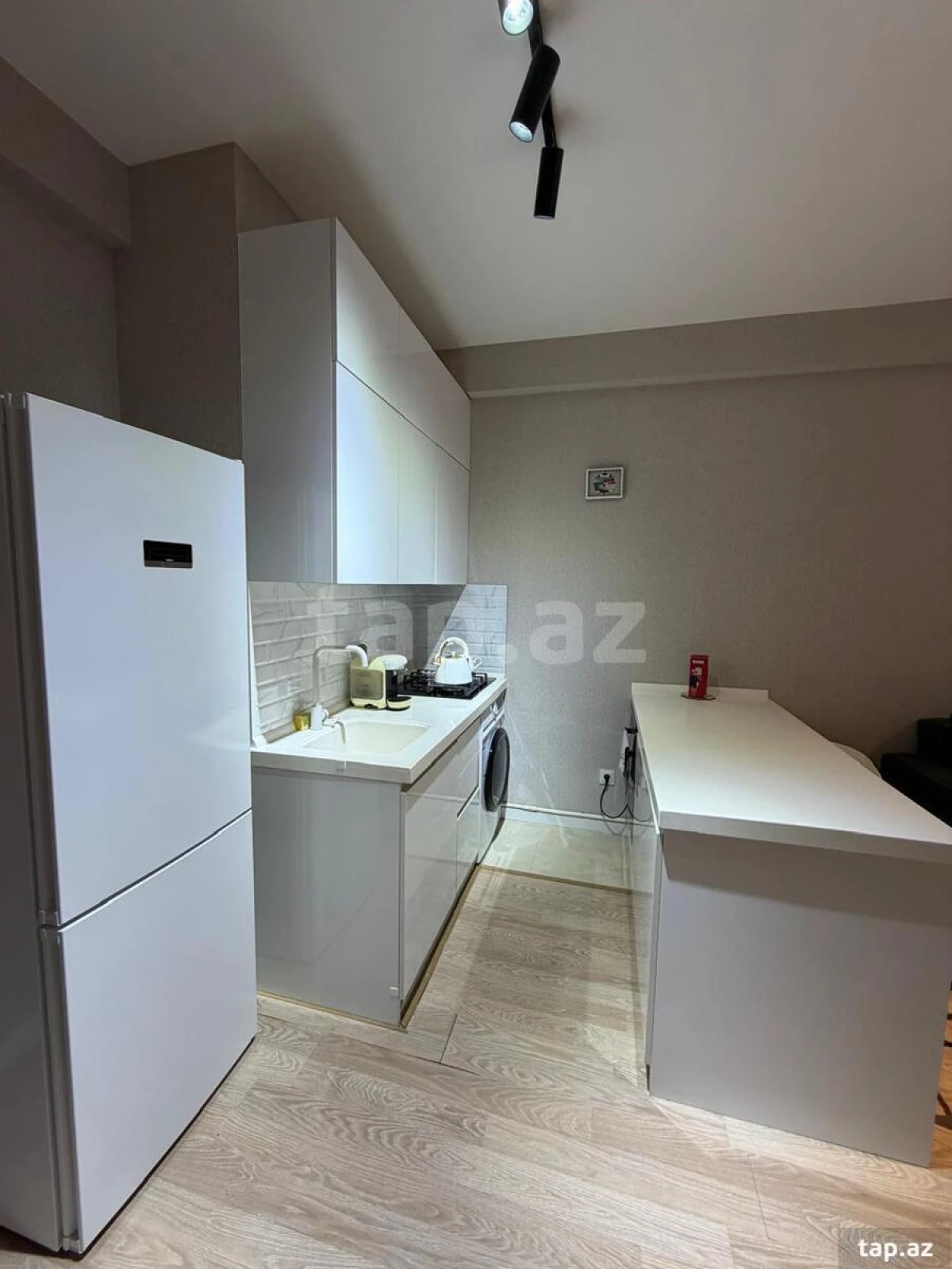 Kirayə verilir 2 otaqlı yeni tikili 70 m²