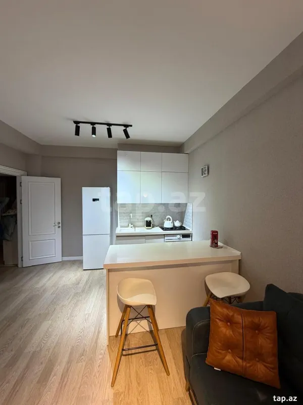 Kirayə verilir 2 otaqlı yeni tikili 70 m²