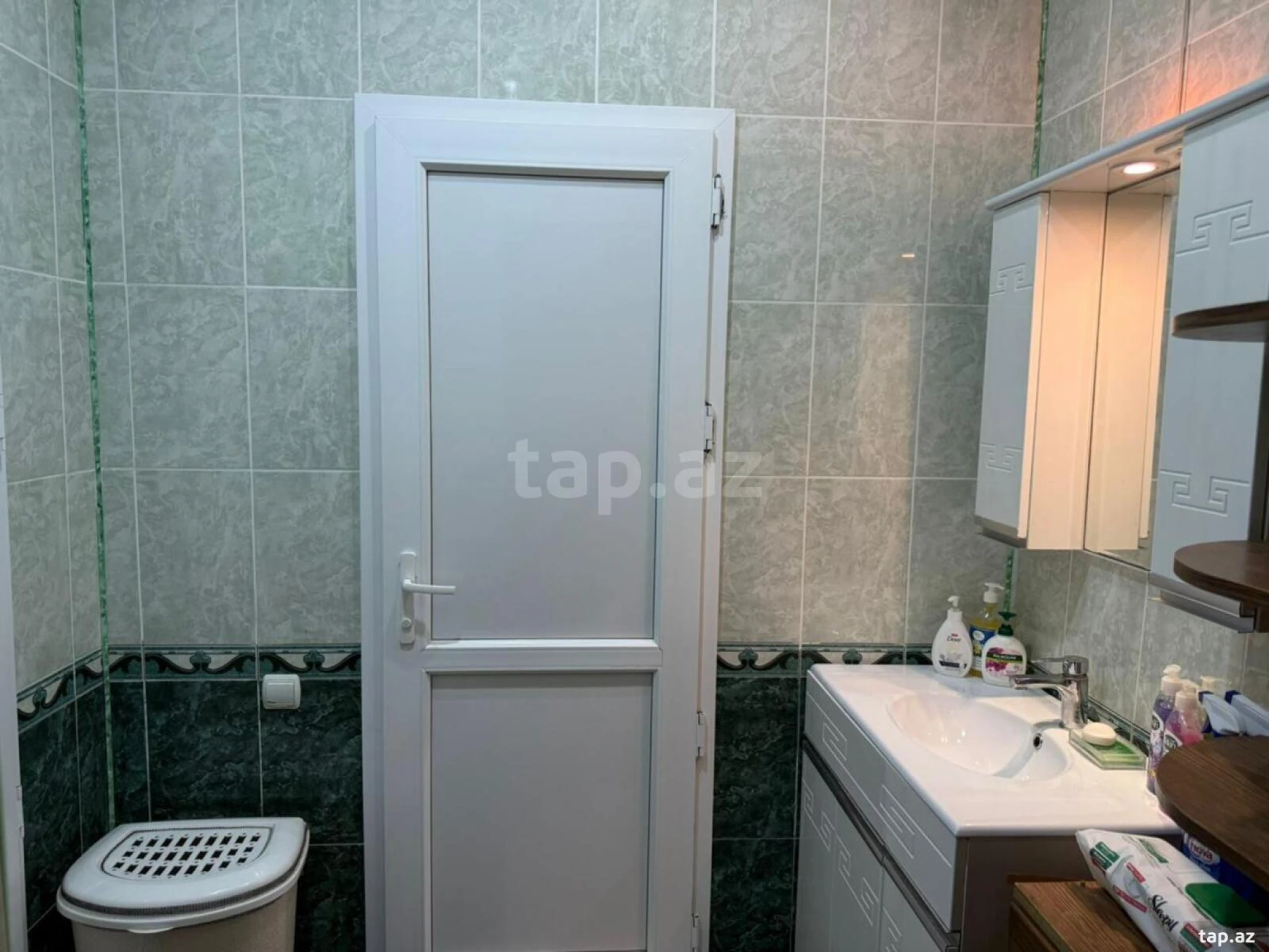 Satılır 7 otaqlı həyət evi