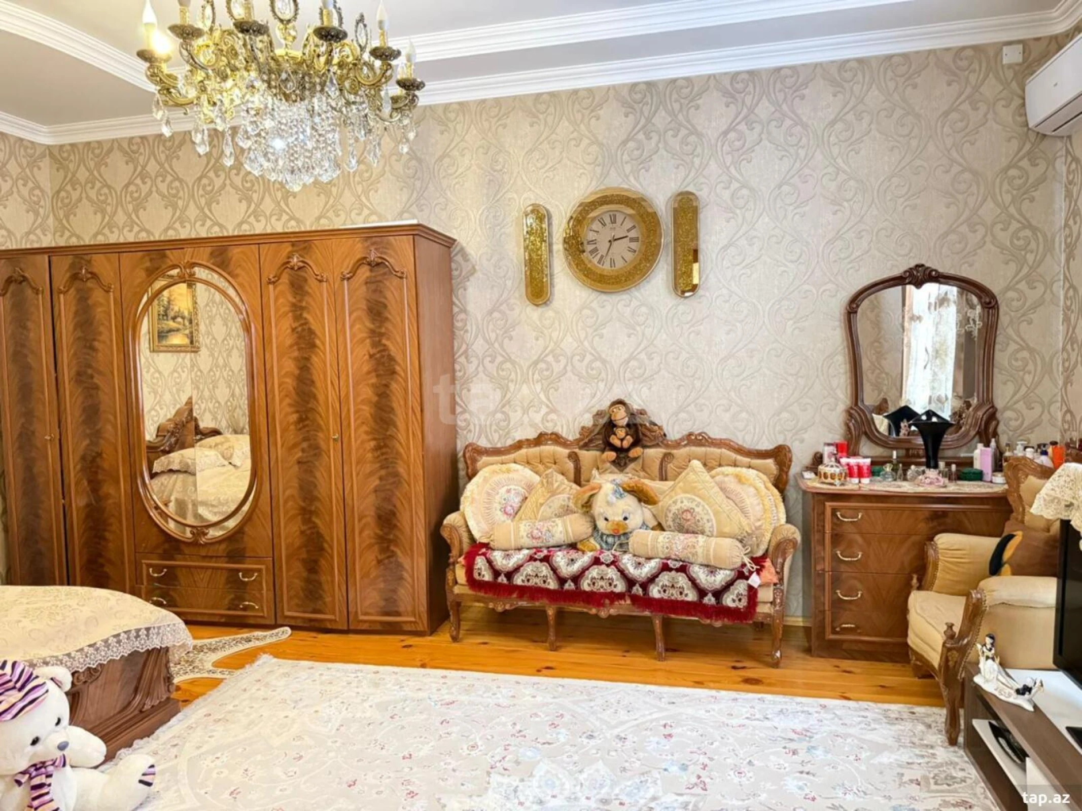 Satılır 7 otaqlı həyət evi