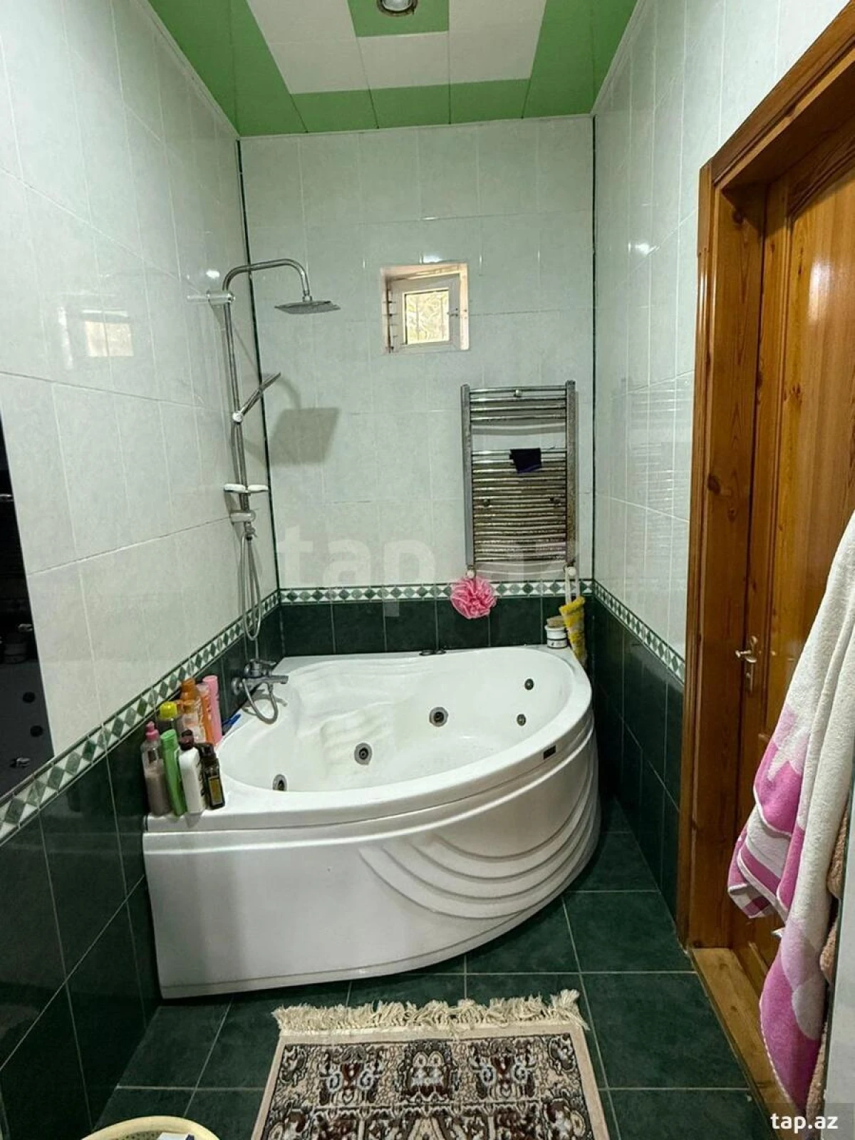 Satılır 7 otaqlı həyət evi