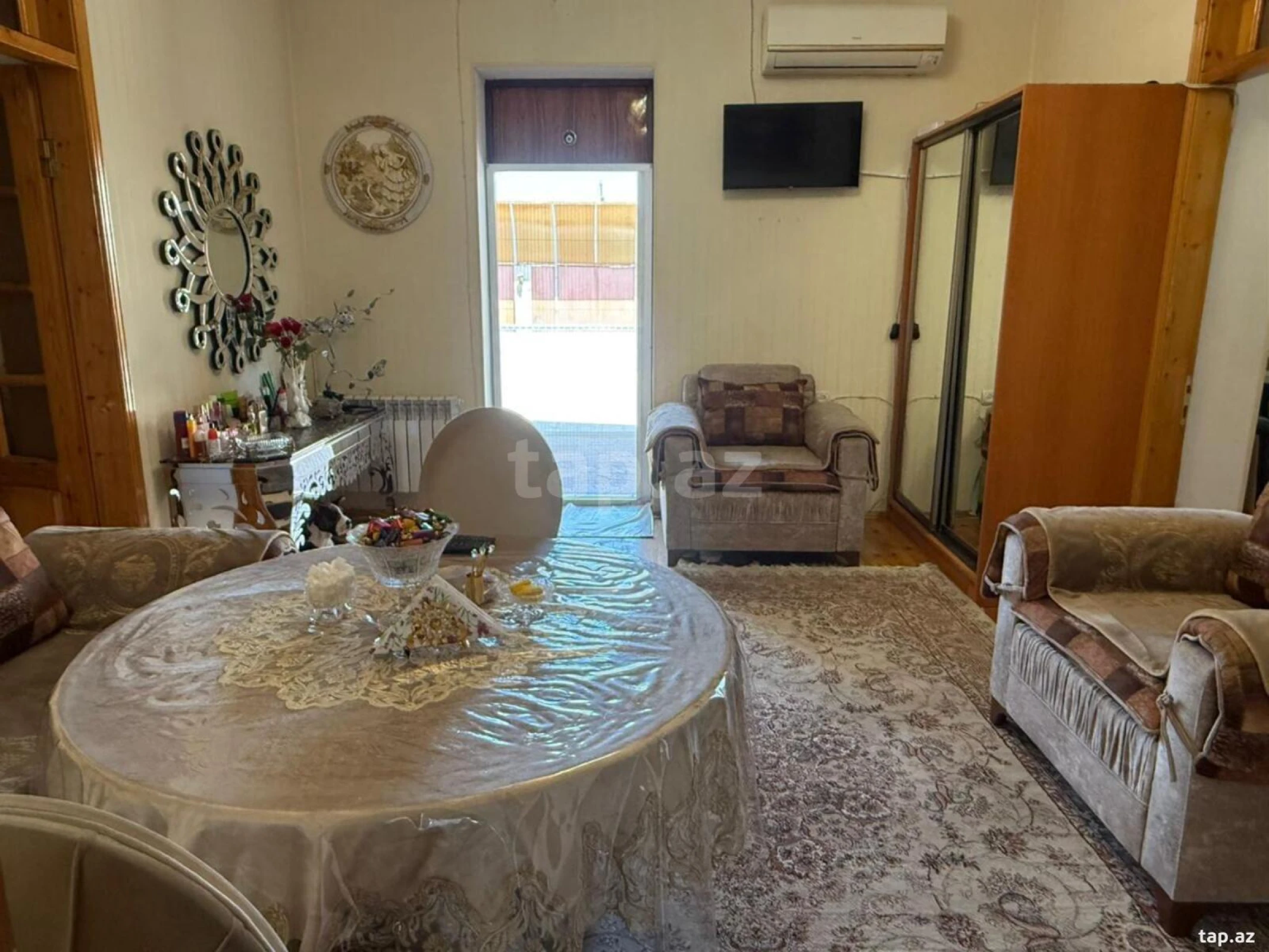 Satılır 7 otaqlı həyət evi