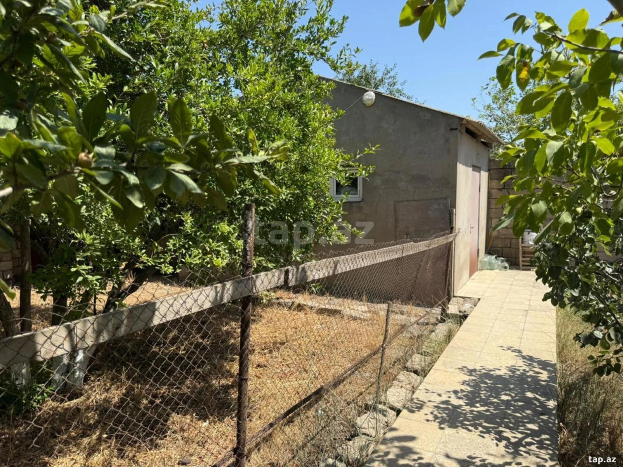 Satılır 7 otaqlı həyət evi