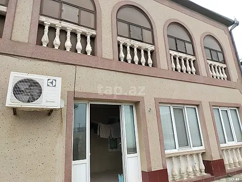Satılır 5 otaqlı həyət evi