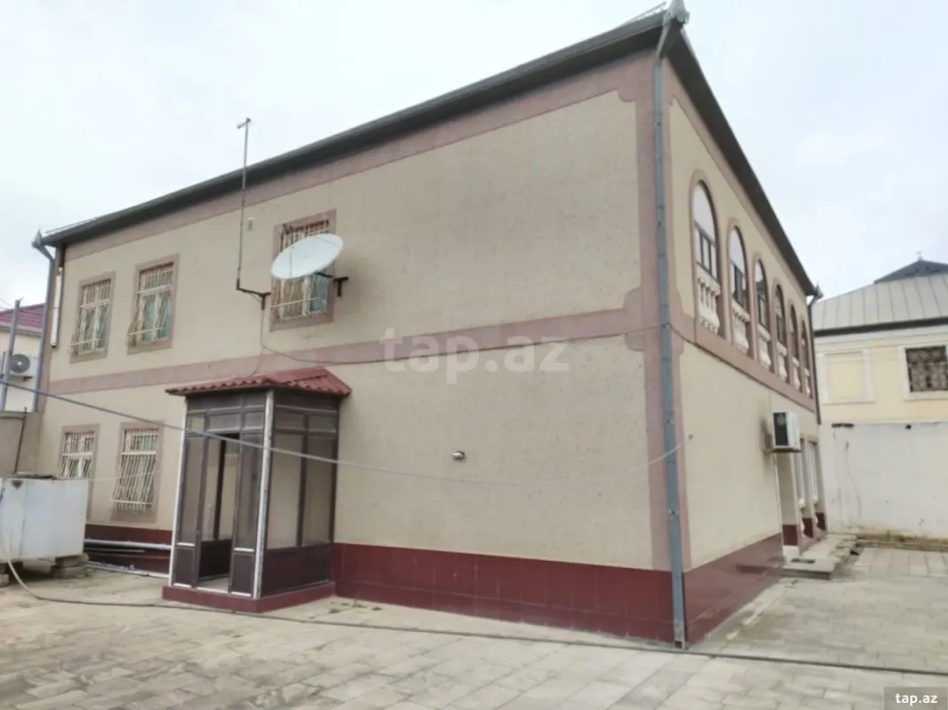 Satılır 5 otaqlı həyət evi