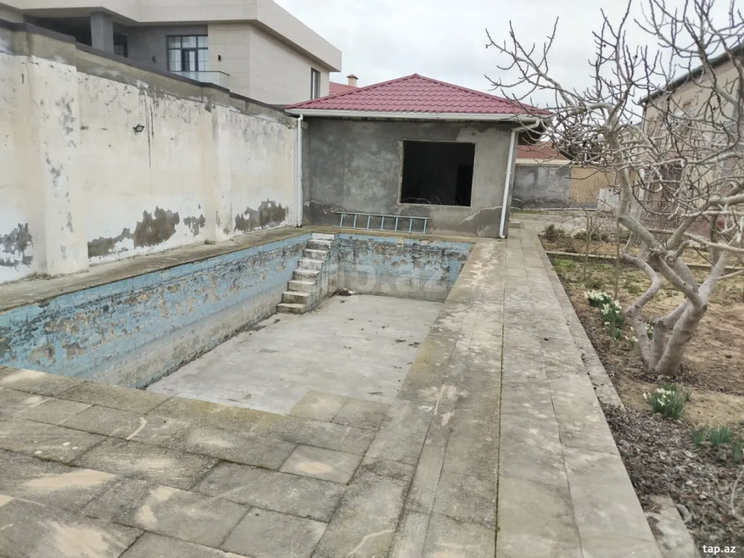 Satılır 5 otaqlı həyət evi