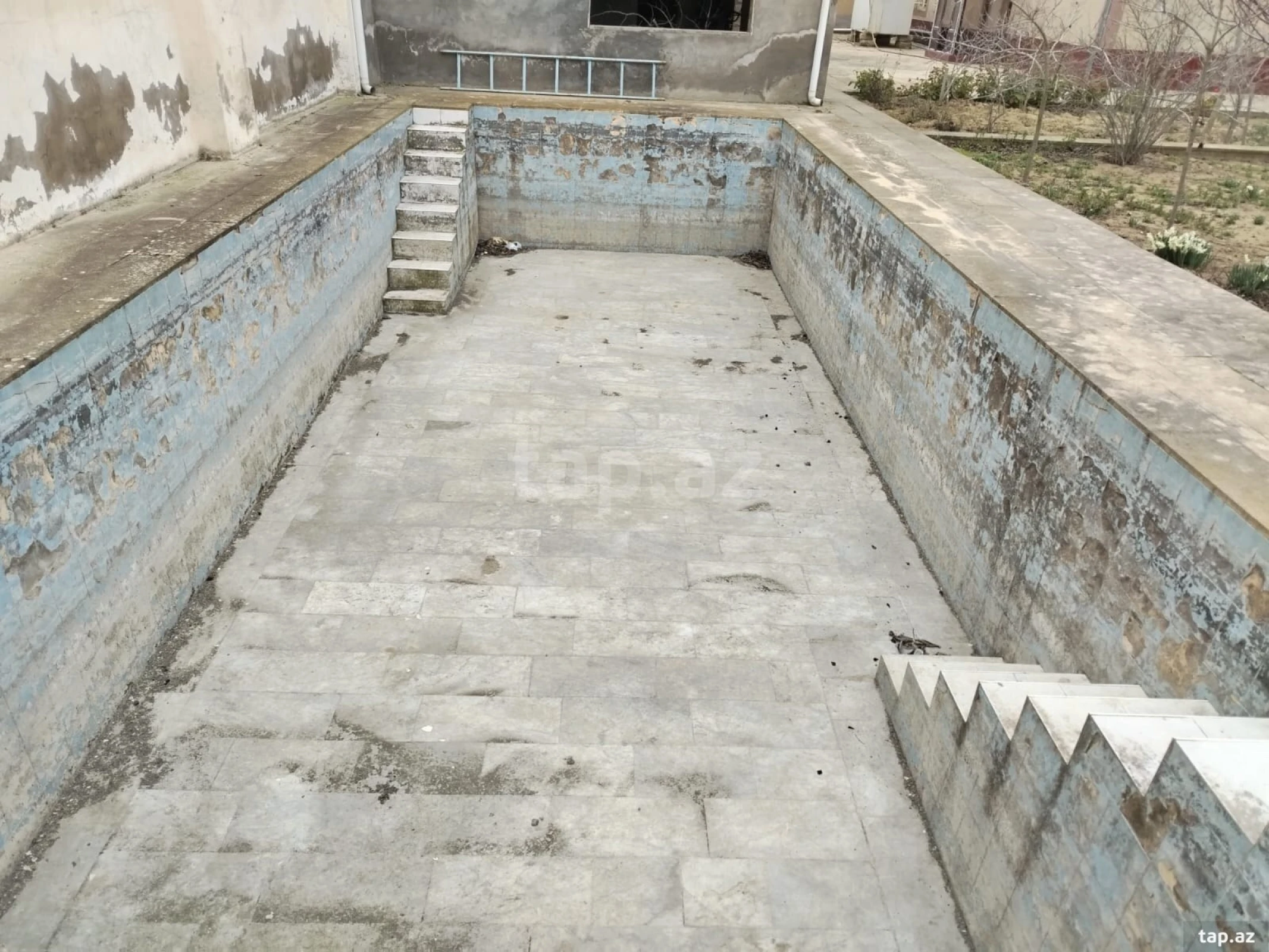 Satılır 5 otaqlı həyət evi