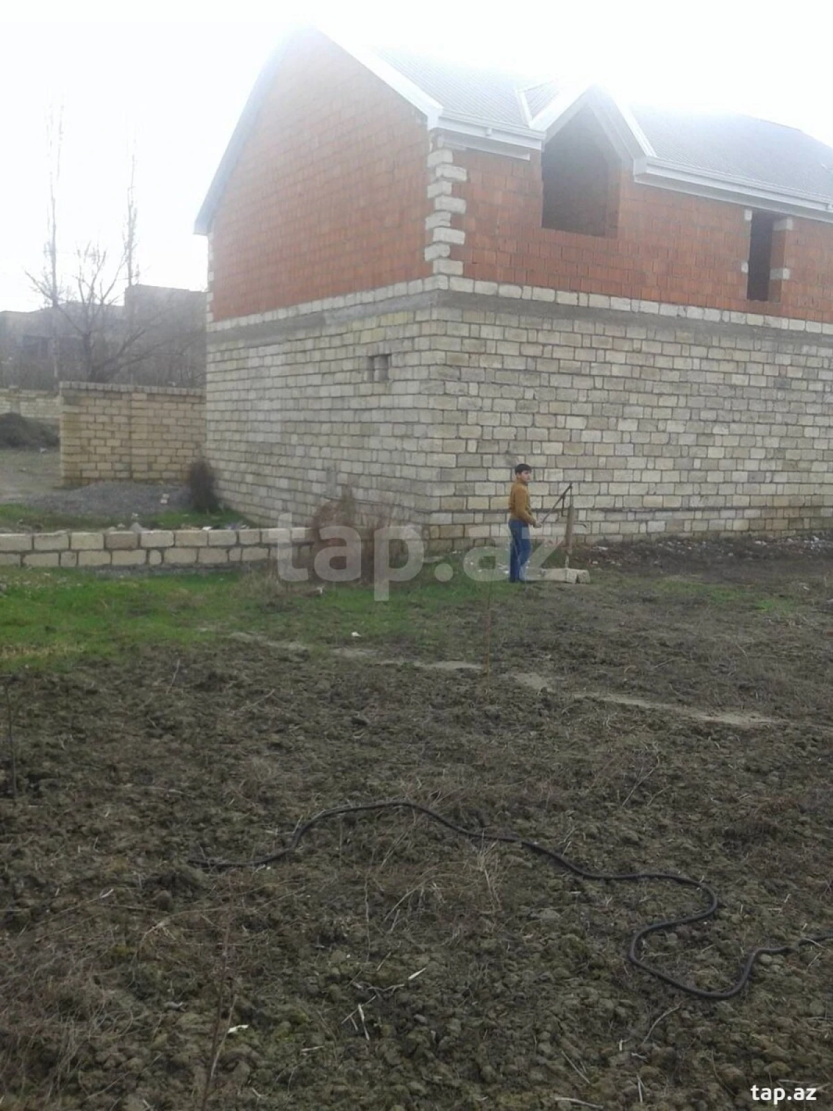 Satılır 7 otaqlı həyət evi